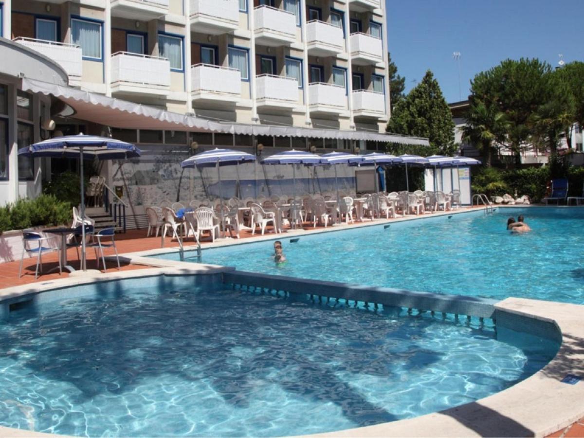 Hotel Medusa Splendid Линяно Сабиадоро Екстериор снимка