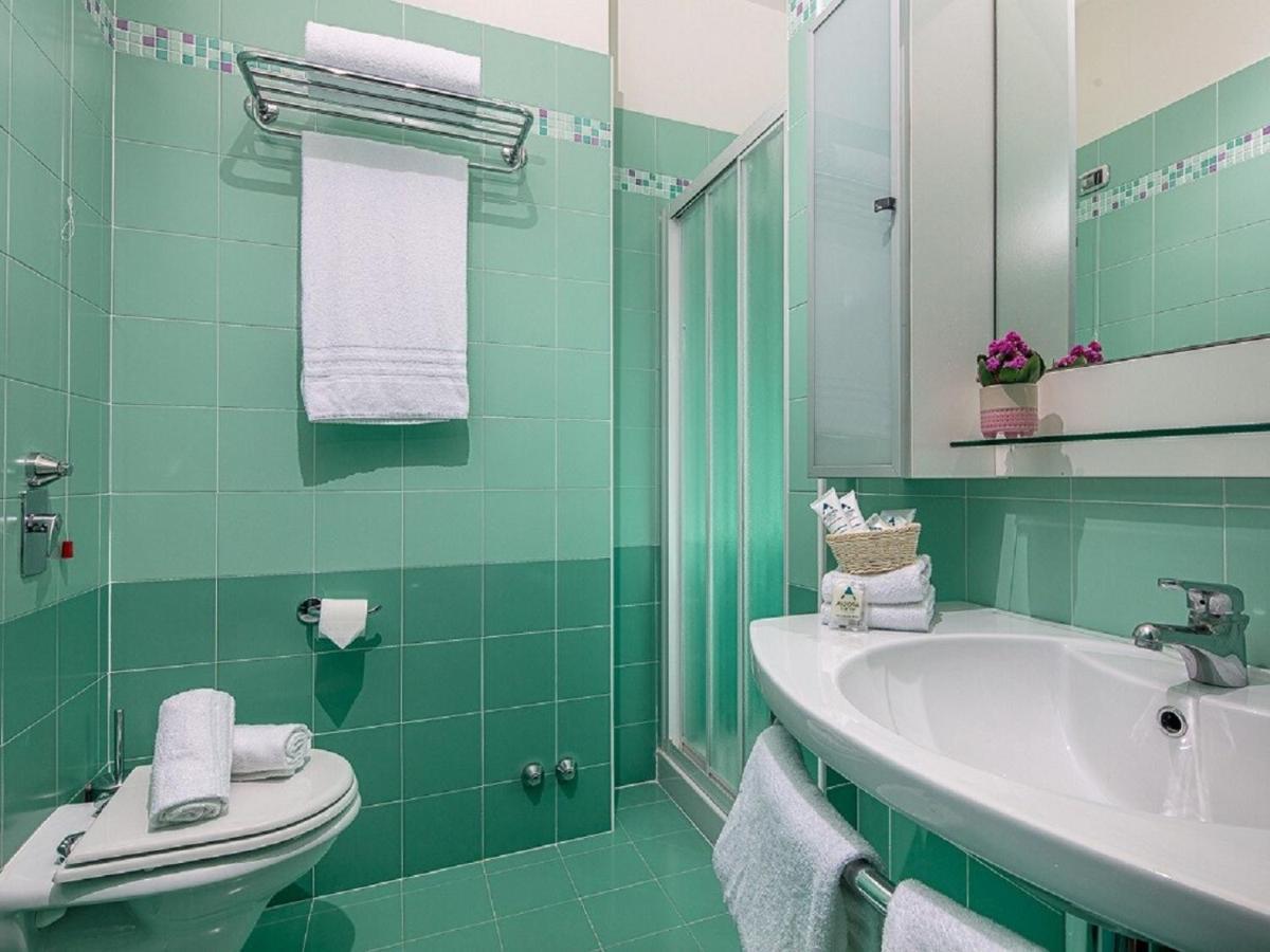 Hotel Medusa Splendid Линяно Сабиадоро Екстериор снимка