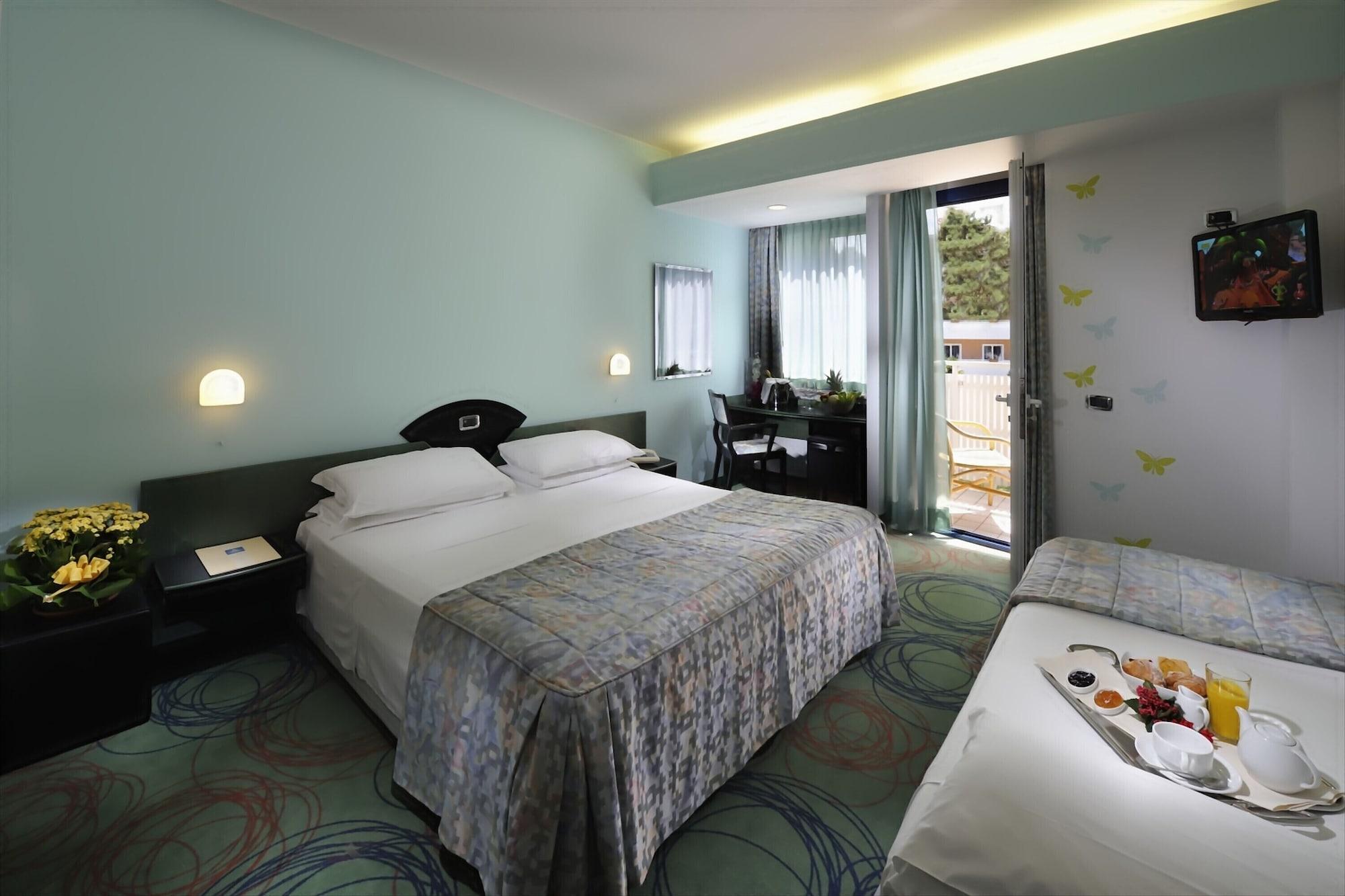 Hotel Medusa Splendid Линяно Сабиадоро Екстериор снимка