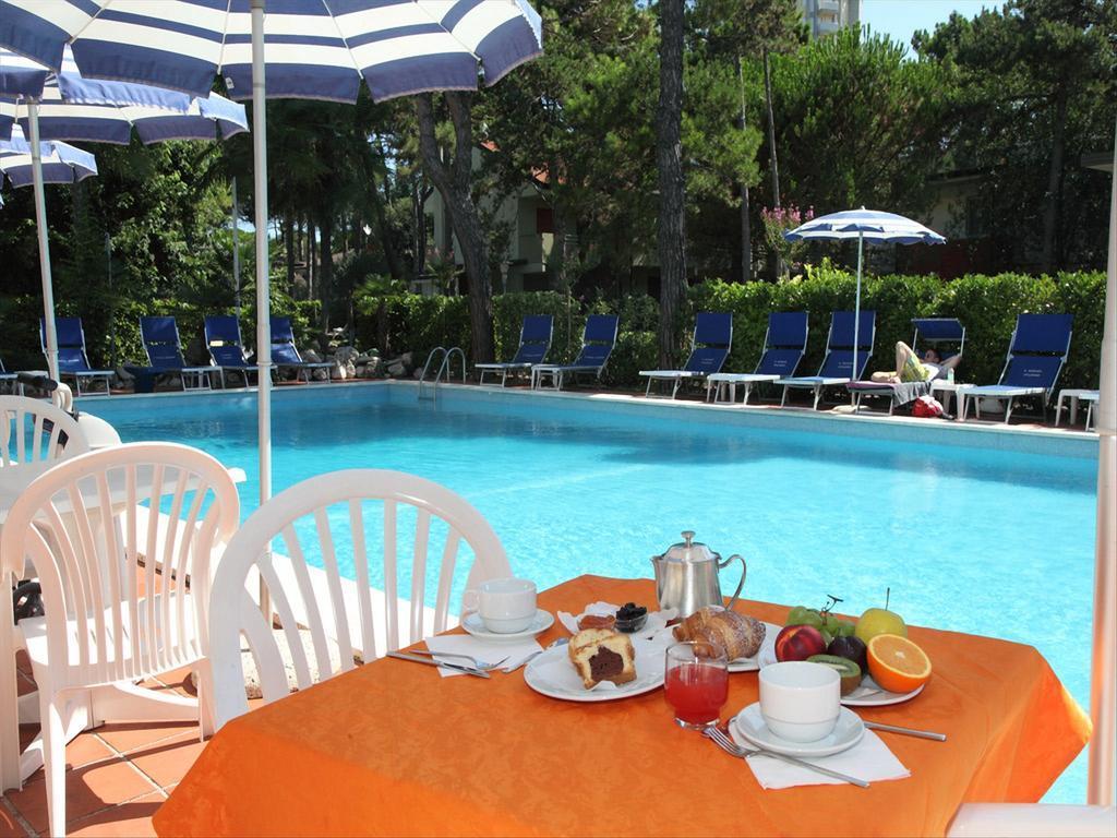 Hotel Medusa Splendid Линяно Сабиадоро Екстериор снимка