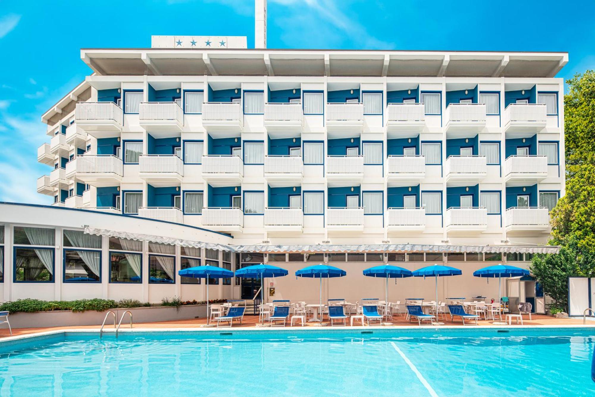 Hotel Medusa Splendid Линяно Сабиадоро Екстериор снимка