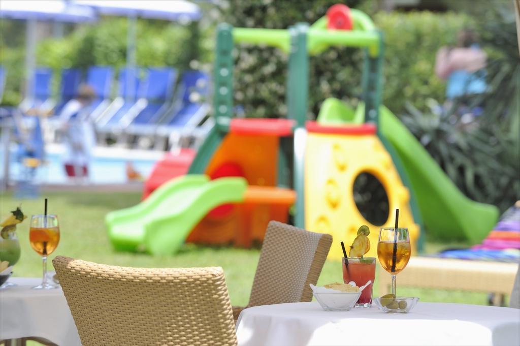 Hotel Medusa Splendid Линяно Сабиадоро Екстериор снимка