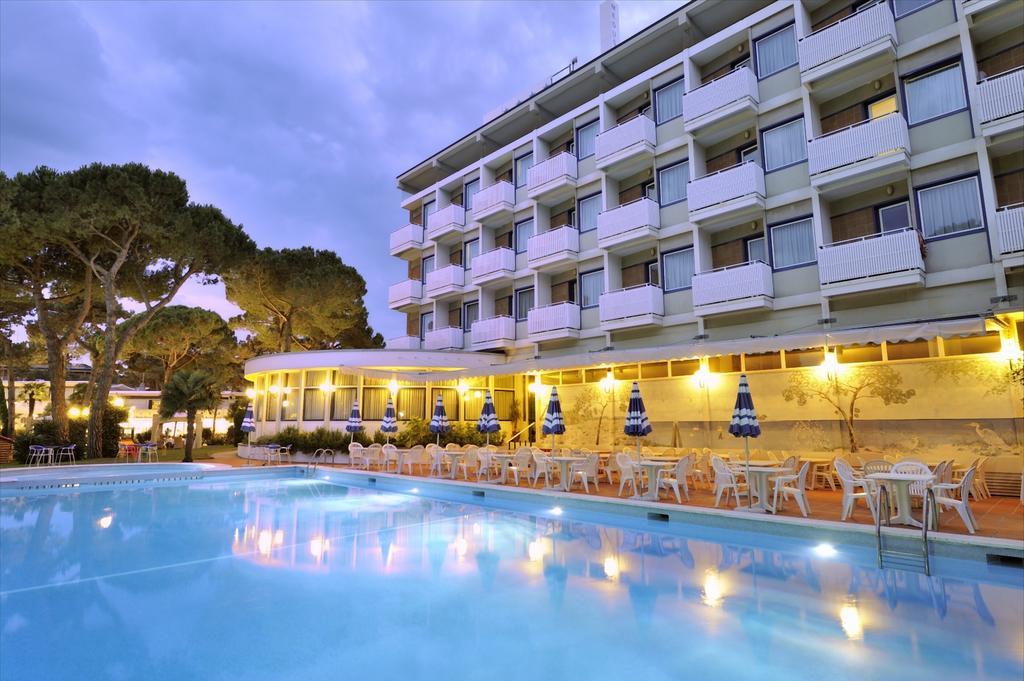 Hotel Medusa Splendid Линяно Сабиадоро Екстериор снимка