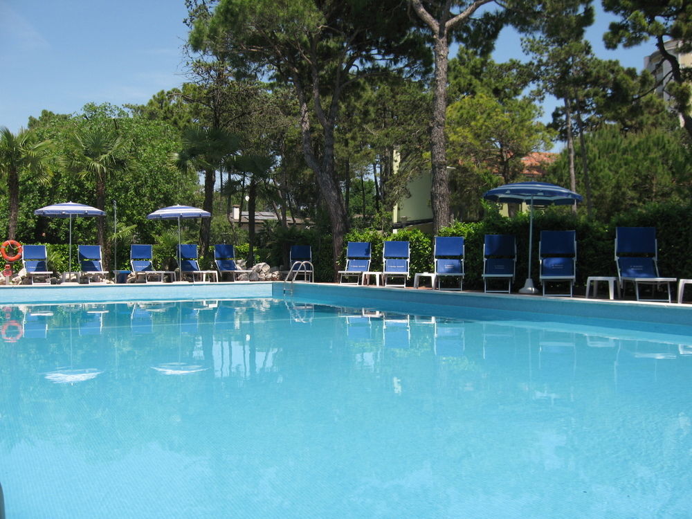 Hotel Medusa Splendid Линяно Сабиадоро Екстериор снимка